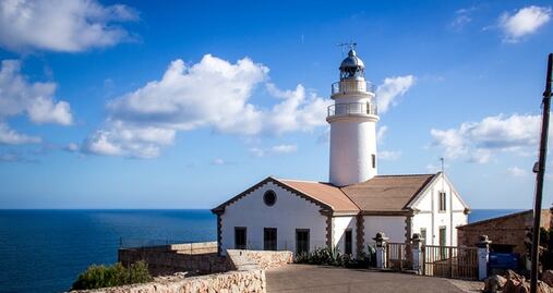 Icónico edificio de Rhode Island abre como resort de descanso único