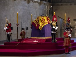 ¿Qué es la capilla ardiente donde darán el último adiós a Isabel II?