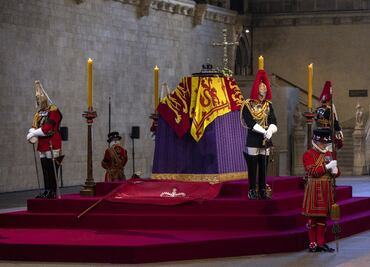 ¿Qué es la capilla ardiente donde darán el último adiós a Isabel II?
