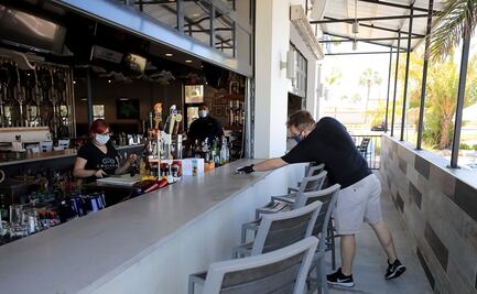 Van contra restaurante de California que desaconsejó uso de cubrebocas 