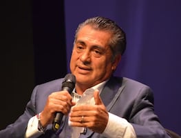 Intentan incendiar casa del “Bronco”, exgobernador de Nuevo León, escoltas balean y detienen al agresor. VIDEO