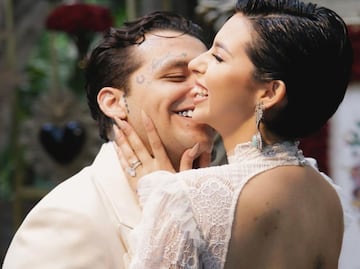 Boda Angela Aguilar y Christian Nodal. Pepe Aguilar, ¿estresado, triste? ¿qué dicen las fotos?
