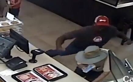 Video. Trabajador de Wendy’s noquea a cliente por quejarse de pedido