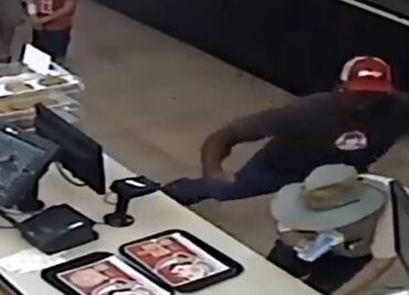 Video. Trabajador de Wendy’s noquea a cliente por quejarse de pedido