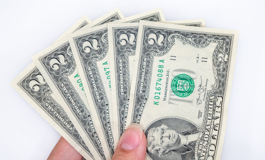 Billetes de 2 dólares/ iStock /Ashley StGermain