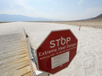 Hombre muere en el Valle de la Muerte al quedarse sin gasolina bajo 50°C