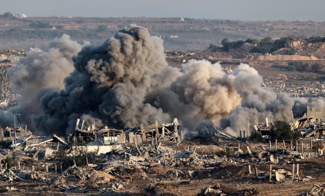 Ataque israelí destruye la única iglesia católica en Gaza: 3 muertos y el párroco  herido. Esto dice el Papa León XIV (Photo by Jack GUEZ / AFP)