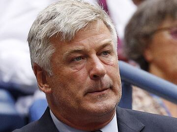 Alec Baldwin pide que policías revisen las armas en sets de filmación