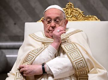 El Papa ya no está en peligro debido a neumonía, pero sigue hospitalizado