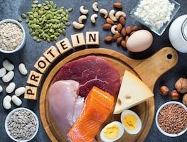 Las 12 botanas con más proteína para aumentar masa muscular, según Harvard