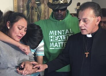 "No les interesa la vida de mi hija", dice migrante refugiada en iglesia de Chicago