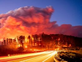 El peor incendio de California avanza sin control entre aumento de temperaturas