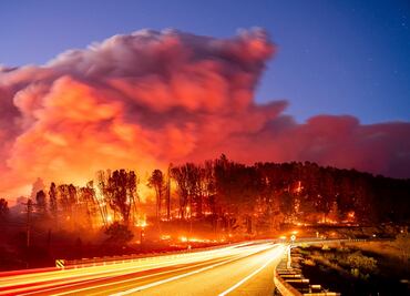 El peor incendio de California avanza sin control entre aumento de temperaturas