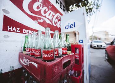 Sube el precio de los refrescos, cigarros y gasolina para 2024 en México: ¿Cuánto costarán?
