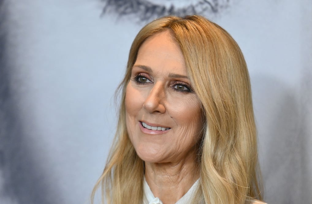 Celine Dion comparte imágenes del momento en que sufre convulsiones; tomaba "80mg de Valium al día contra el dolor". (Photo by ANGELA WEISS / AFP)