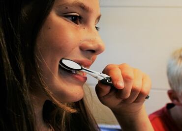 8 hábitos que los dentistas odian que tengas con tus dientes