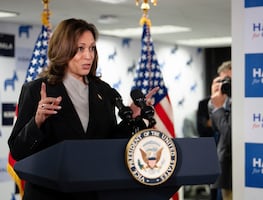 Kamala Harris dice que el derecho al aborto es una prioridad en su campaña y tacha a Trump de "depredador"