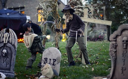 Sangrienta decoración de Halloween atrae a policías a casa de Texas