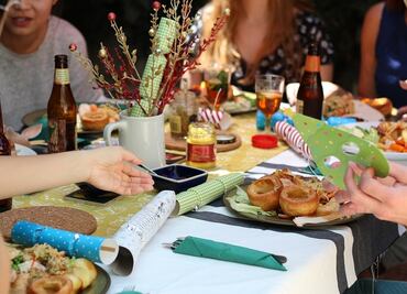 Situaciones que aumentan el riesgo de Covid-19 en una fiesta