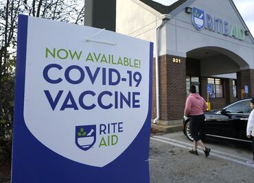 Los CDC avalan dosis de refuerzo para menores de 16 y 17 años