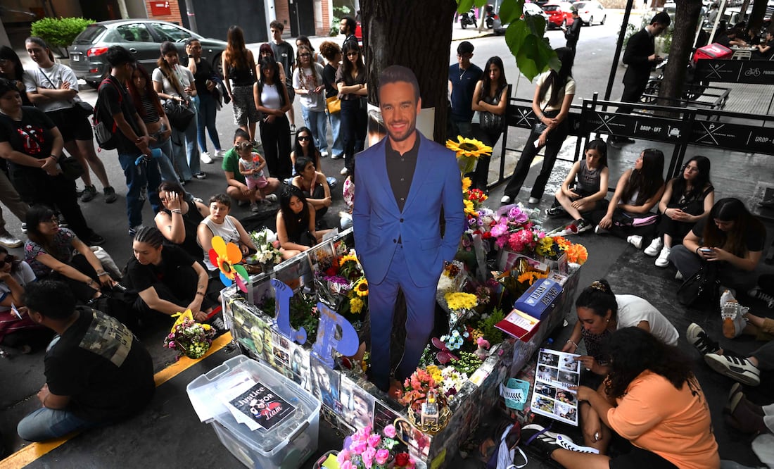 Liam Payne vive en el corazón de sus fans: así lo recordaron en Buenos Aires a un año de su muerte. Foto: Luis ROBAYO / AFP
