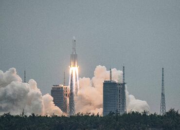 EU no derribará cohete chino que está fuera de control