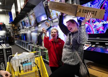 Tiendas físicas recuperan su protagonismo en el Black Friday