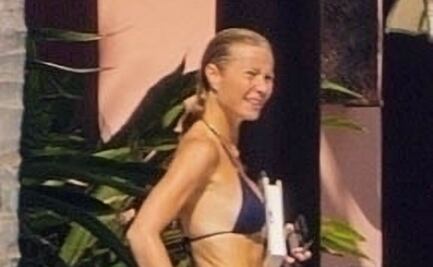 Gwyneth Paltrow sorprende con su bikini más diminuto en Puerto Vallarta a los 51 años