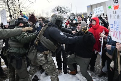 “ICE fuera de Minnesota”: estalla la indignación tras el asesinato de Renee Nicole Macklin Good durante operativo migratorio. VIDEOS