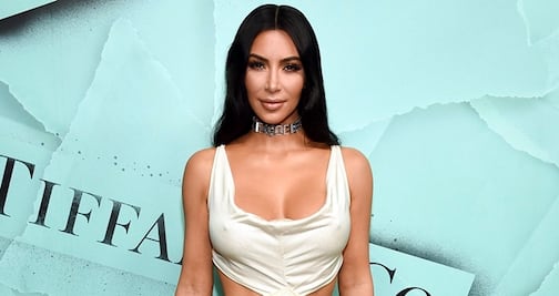 Kim Kardashian luce su nueva línea de gafas con sesión en lencería