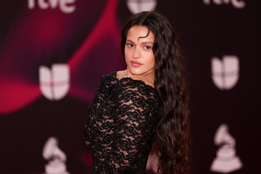 Rosalía revela su lado más espiritual: “Si no fuera cantante, estudiaría teología”. Foto: AP