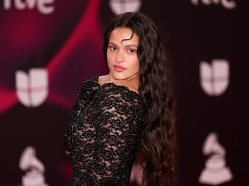 Rosalía revela su lado más espiritual: “Si no fuera cantante, estudiaría teología”