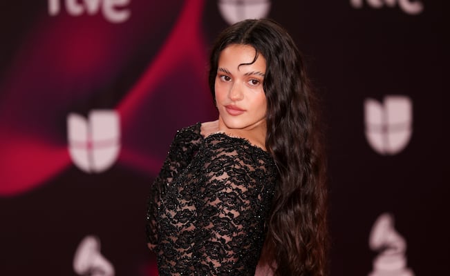 Rosalía revela su lado más espiritual: “Si no fuera cantante, estudiaría teología”