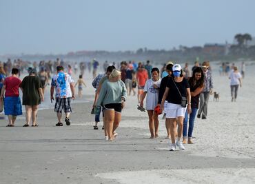 Reabren algunas playas de Florida y turistas acuden en masa