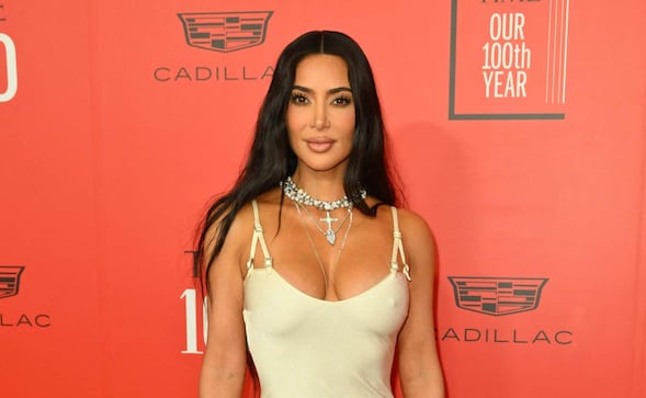 Kim Kardashian luce silueta ‘imposible’ en lencería negra y deslumbra a seguidores