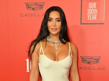 Kim Kardashian se lleva todas las miradas con un ‘all-white outfit’ en Italia en medio de rumores de romance con Drake