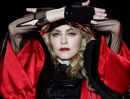 Fans demandan a Madonna por reiterados retrasos en sus conciertos