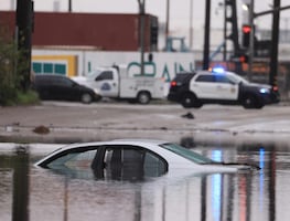 Emiten alerta de evacuación en California por tormenta y peligrosas inundaciones