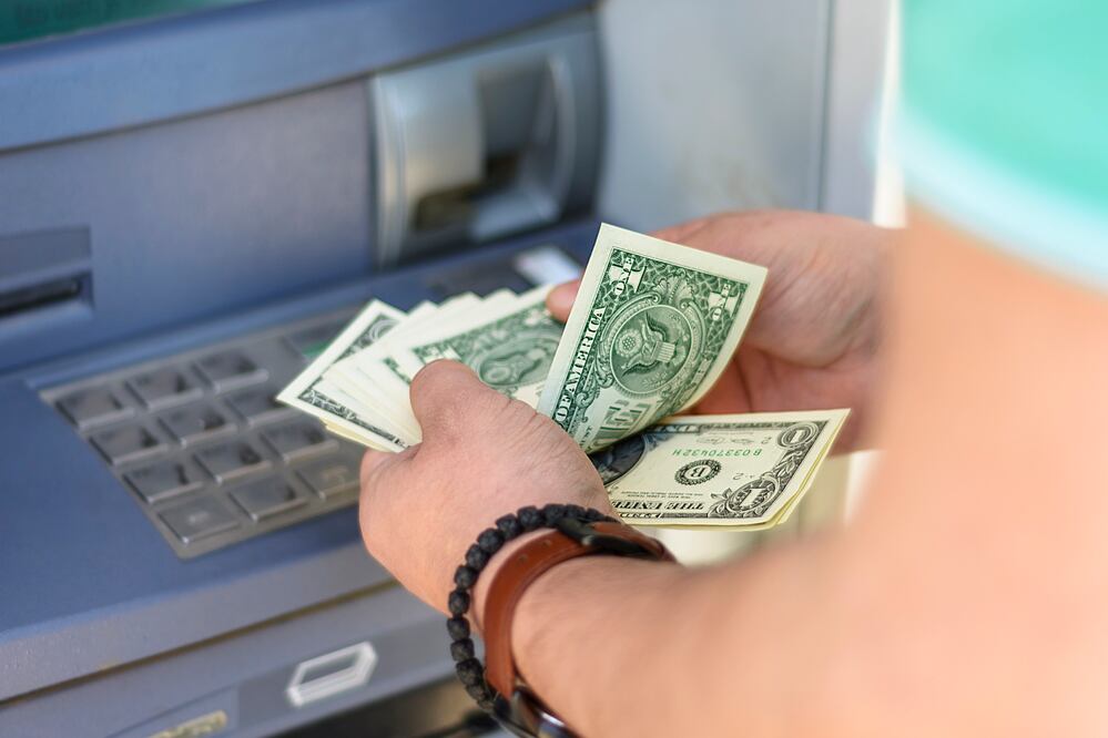 ¿Cómo mandar dinero desde Estados Unidos a México? Lo que debes saber, según Profeco. Foto: iSTOCK-Jovana Jovic