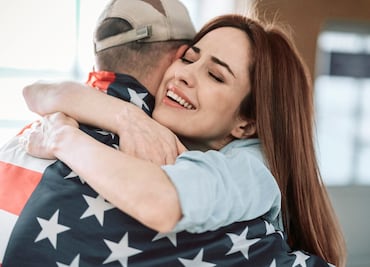 ¿Puedo visitar familiares en Estados Unidos con mi visa de turista? ¿Cómo se tramita?