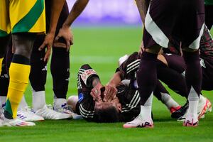 La Selección Mexicana espera resultados médicos de la incapacidad de Edson Álvarez