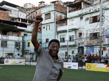 Pelé: de las canchas de tierra al único en ganar tres Mundiales