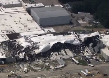 Tornado destruye planta de Pfizer en Carolina del Norte; medicamentos salen volando