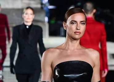 Irina Shayk conquista Italia con vestido negro de cuero