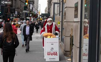 Nueva York mantiene fiestas de fin de año pese al aumento de casos de Covid