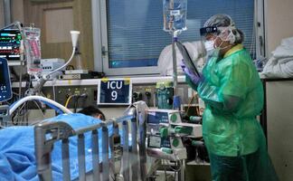 Hospitales de Florida en alto riesgo con 14 mil ingresos por covid