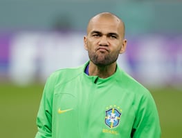 Fiscalía pide 9 años de prisión para el jugador Dani Alves por presunta agresión sexual