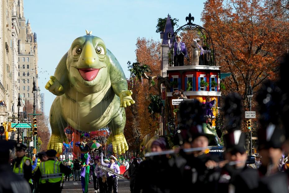 Macy's Thanksgiving Day parade. Nov. 23, 2023, in New York. (AP Photo/Jeenah Moon)