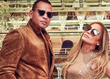 Jennifer Lopez cautiva con crop top de lentejuelas en sesión