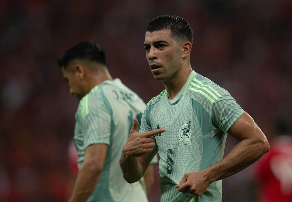 Erik Lira rechaza millonaria oferta de Asia tras el Mundial: quiere jugar en Europa. (Photo by Victor Lannes / AFP)